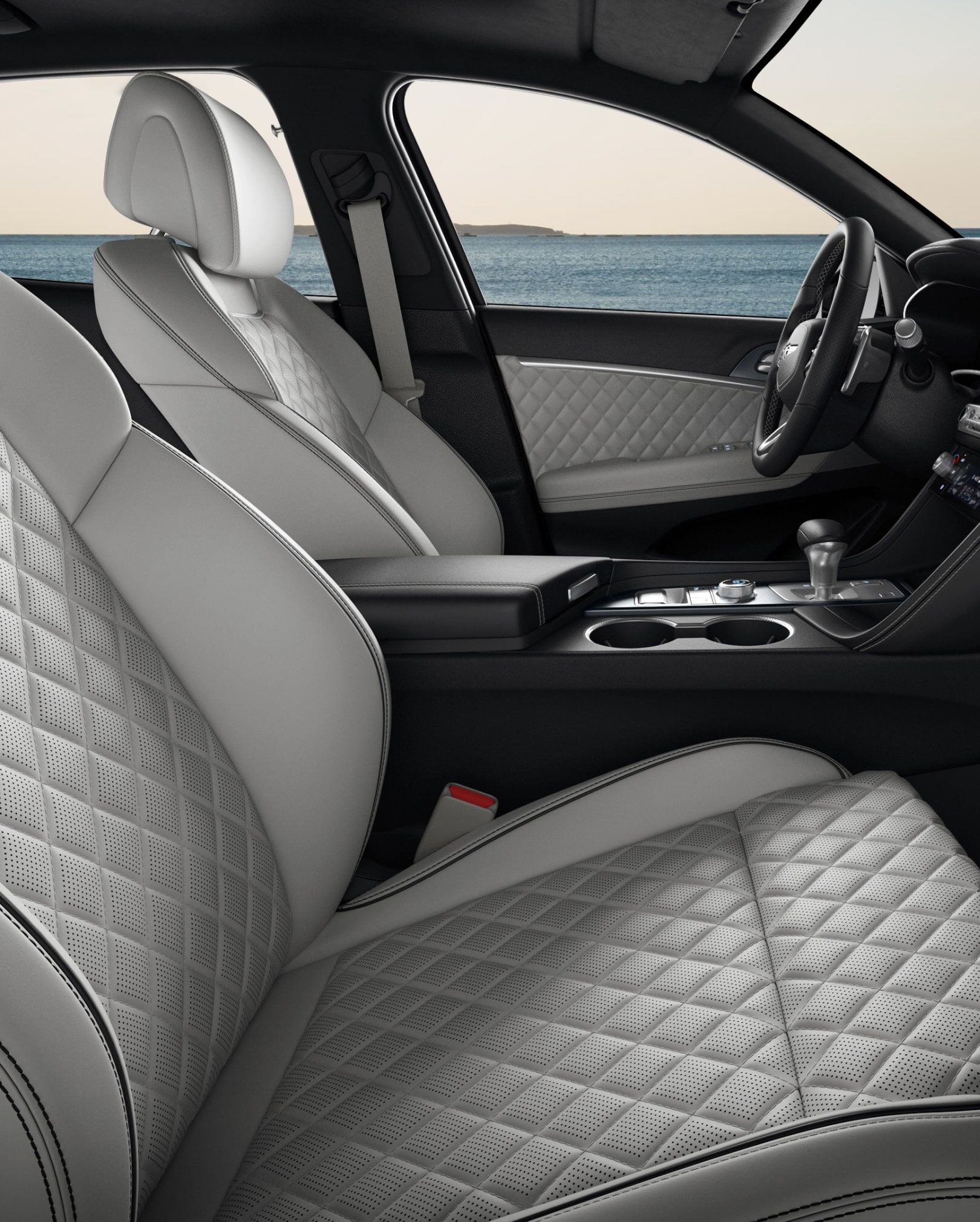 Interior cockpit of the G70 with Obsidian Black/Fog gray two-tone colour scheme.