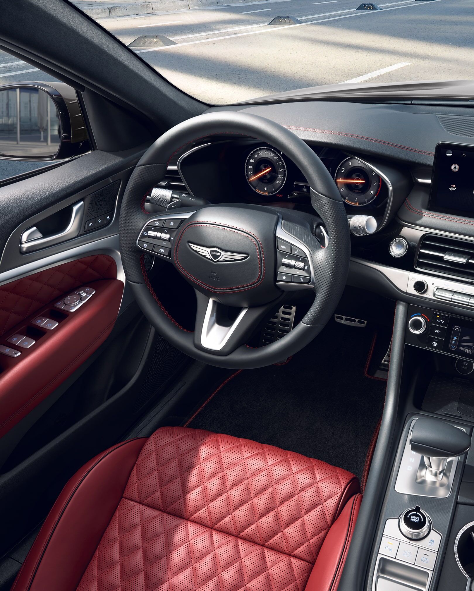 Obsidian Black/Sevilla Red two-tone Sport interior