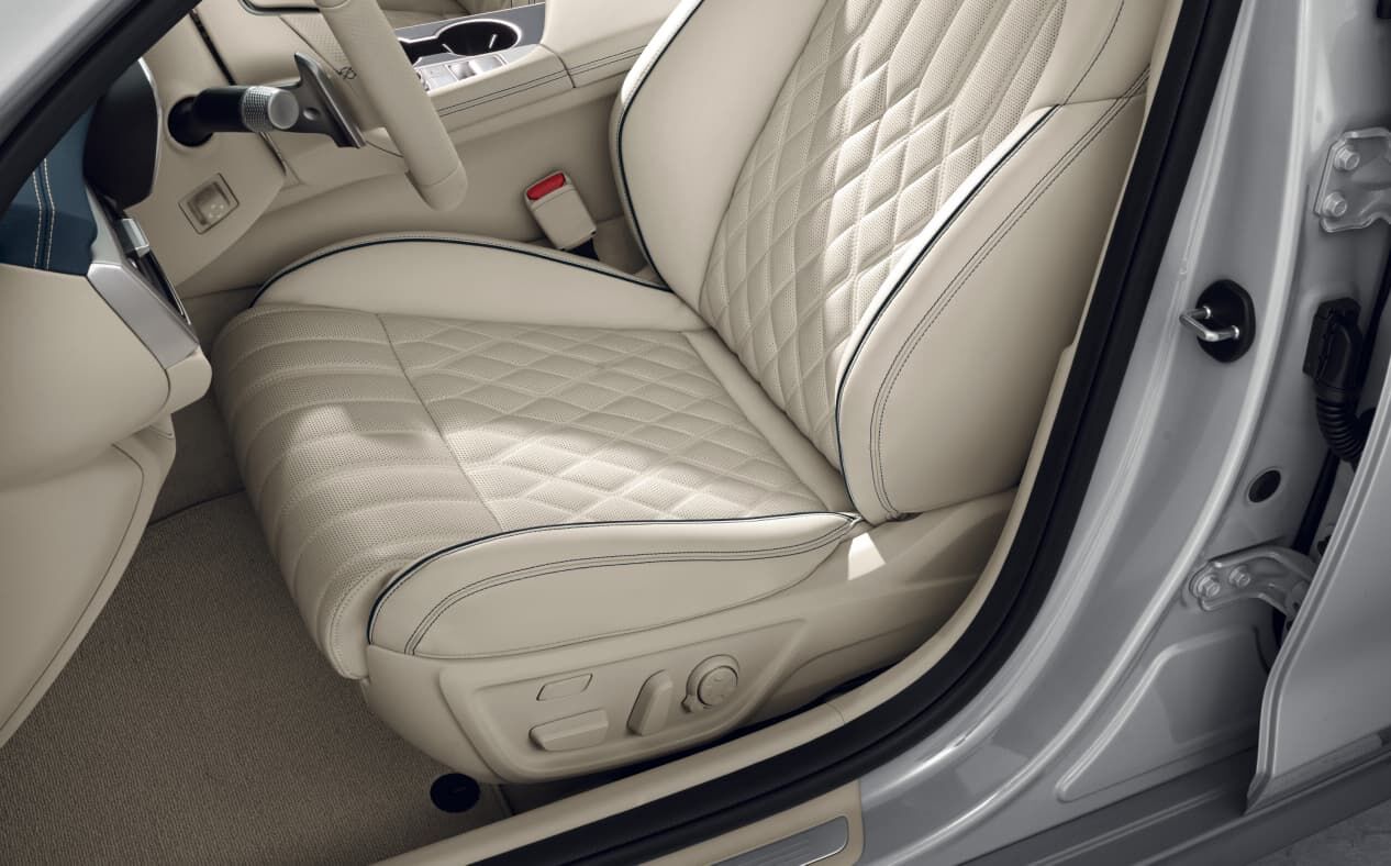 Genesis G70 interior seat detail