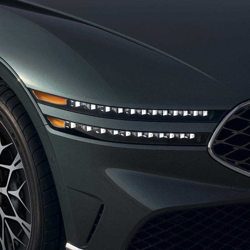 Genesis G90 headlamps