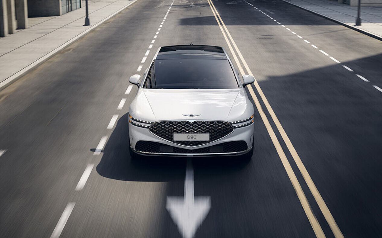 The front end of Uyuni White G90 driving.
