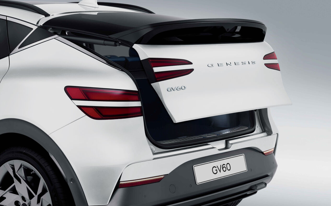 The trunk of Uyuni White GV60 is open.
