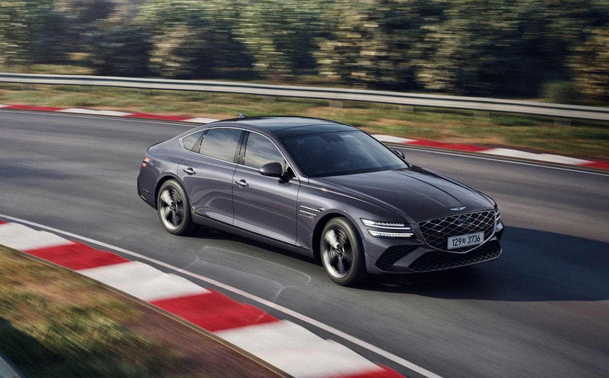 ์ฃผํ ์ค์ธ G80 ์คํฌ์ธ ์ฐจ๋์ด ๋ณด์
๋๋ค.