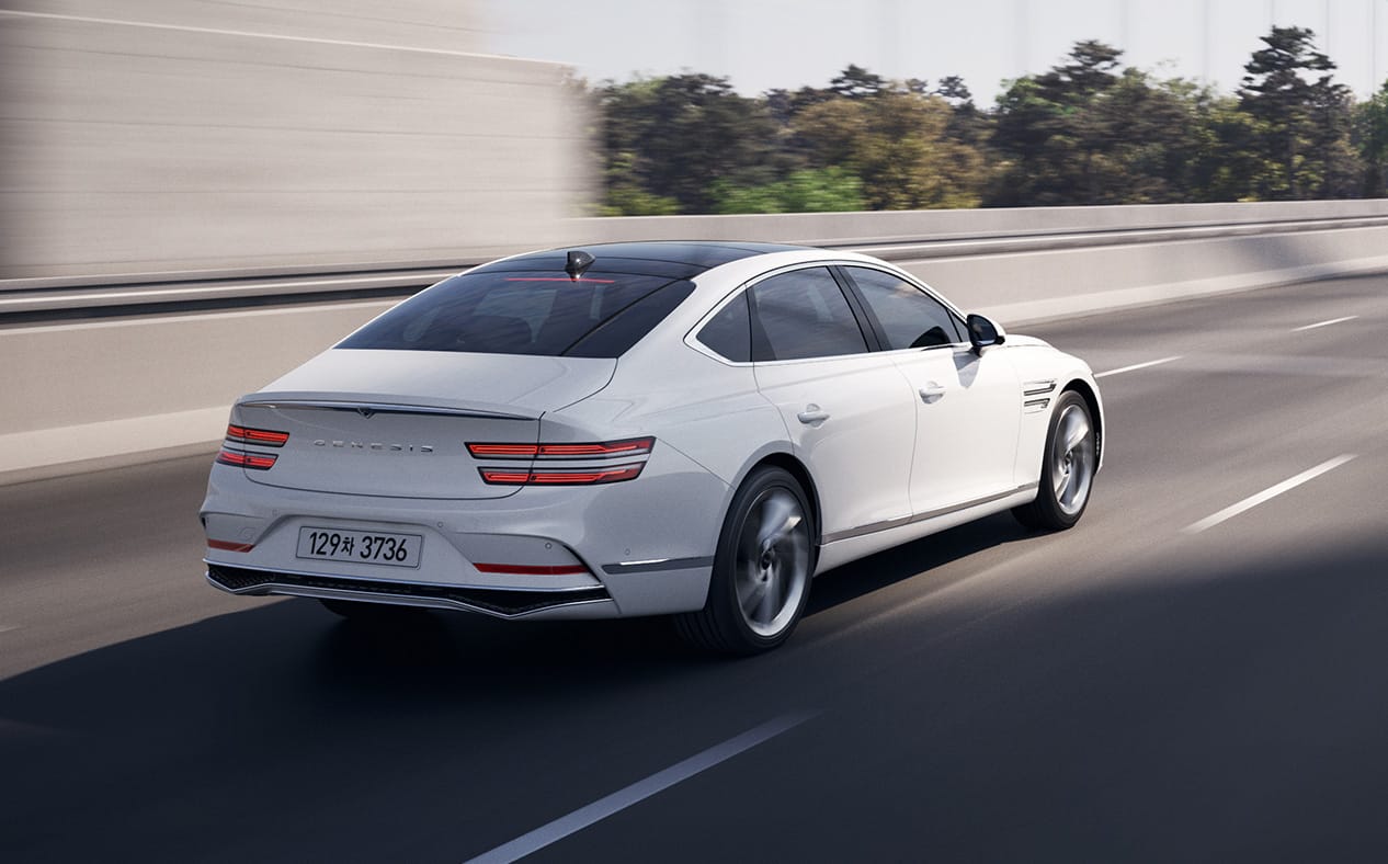 ๊ณ ์๋๋ก๋ฅผ ์ฃผํ ์ค์ธ G80 ํ์ธก๋ฉด ๋ชจ์ต์
๋๋ค.