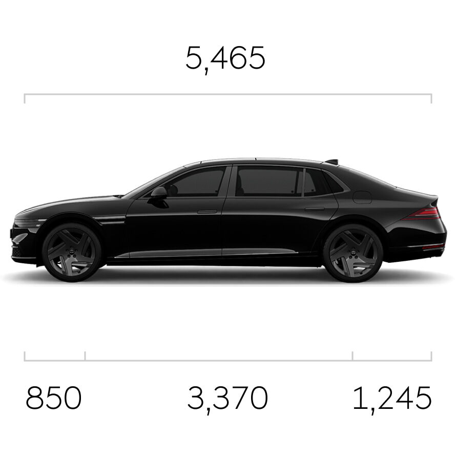 Side view of the G90 Long Wheel Base Black.