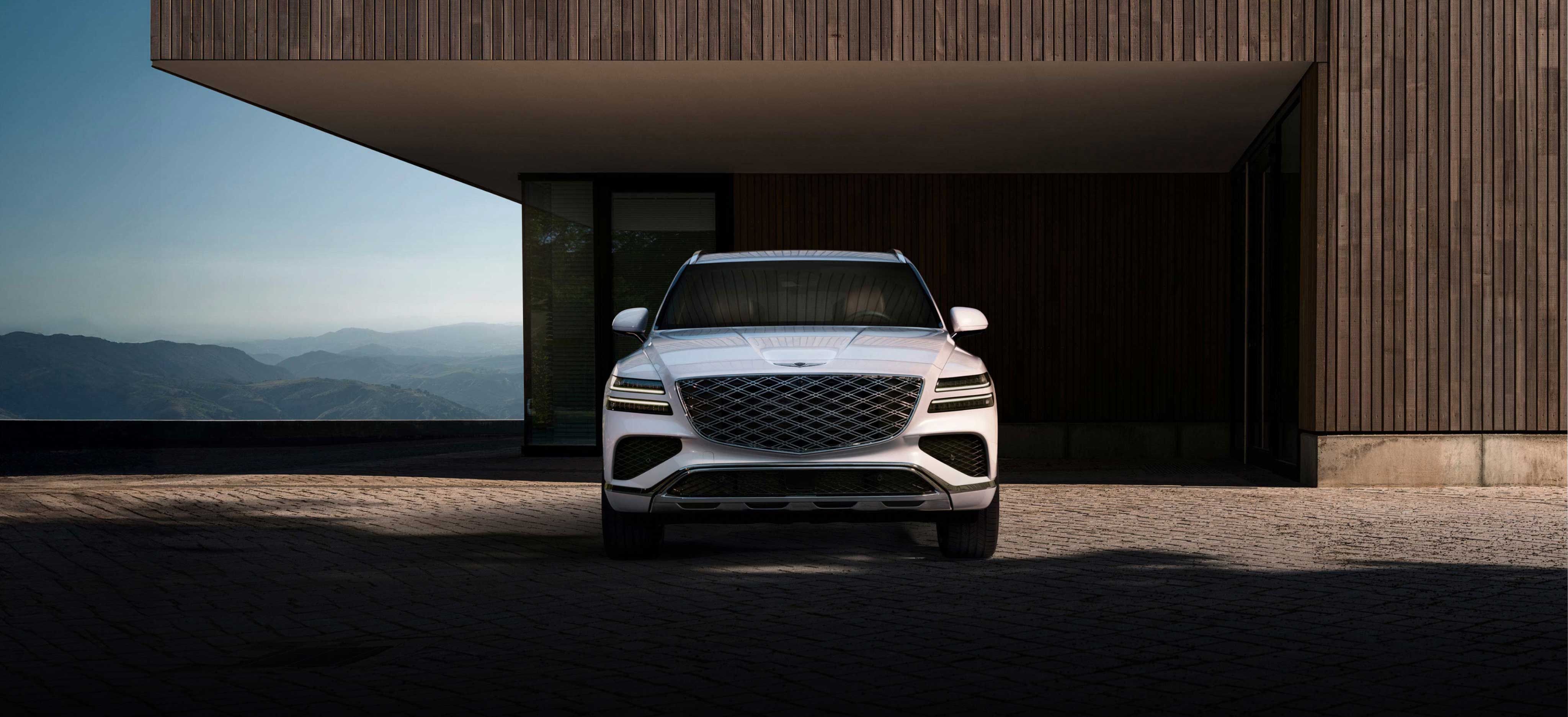 ์ฐ์ ๋ ํ์ดํธ ์์์ GV80์ ์ ๋ฉด๋ถ๋ก G-๋งคํธ๋ฆญ์ค ํจํด์ ๊ทธ๋ฆด๊ณผ MLA ํค๋๋จํ๊ฐ ๋ณด์
๋๋ค.