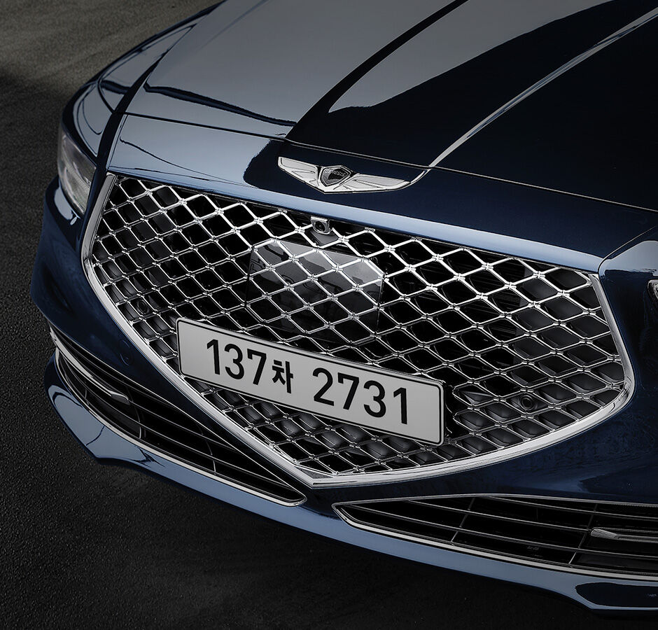 genesis-g90-gallery-g-matrix-crest-grille-large.jpg