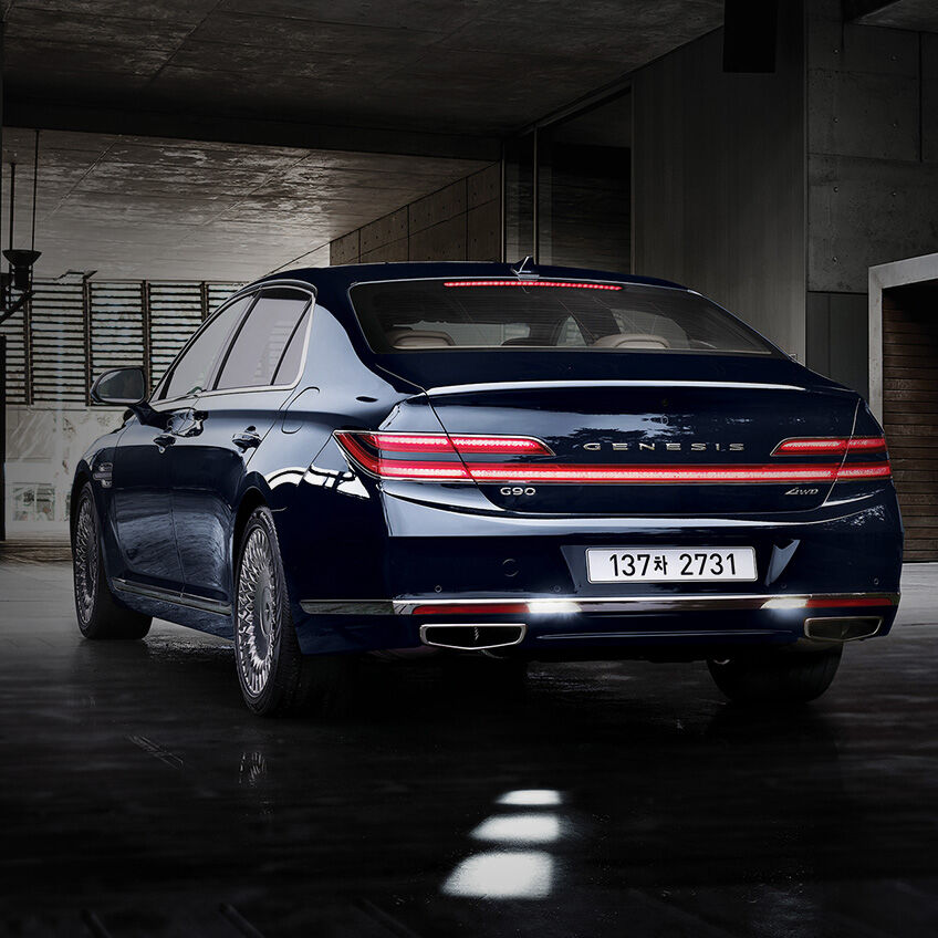genesis-g90-gallery-gallery-exterior-large-5.jpg
