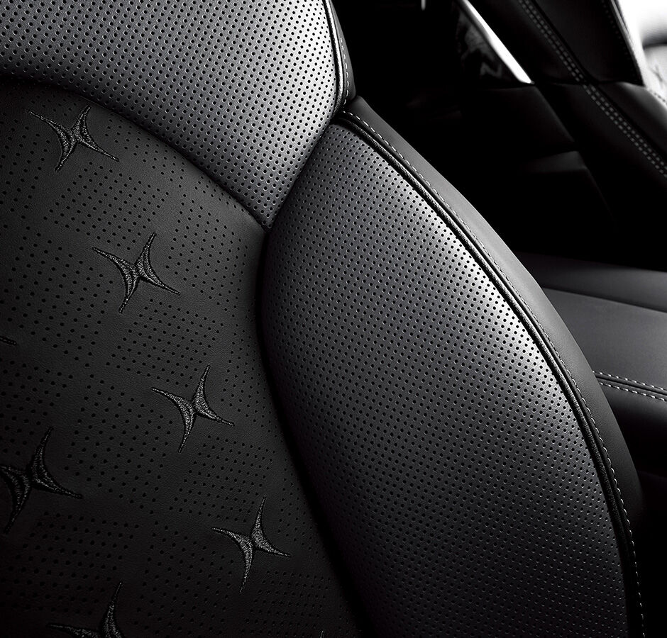 genesis-g90-gallery-two-tone-interior-large.jpg