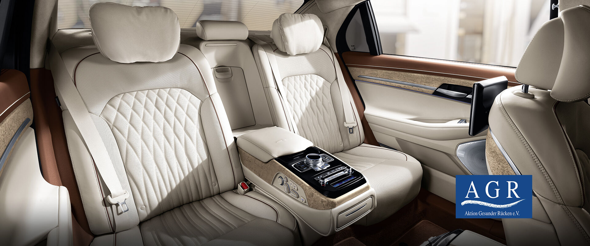 genesis-g90-technology-ergo-motion-seat-logo-large.jpg