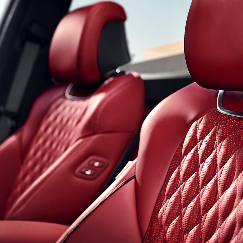 genesis-gv70-gallery-sport-interior-gallery-large-5.jpg