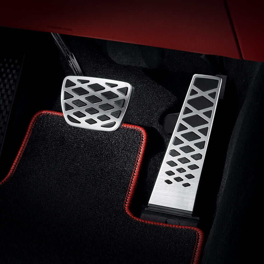 genesis-gv70-gallery-sport-interior-gallery-large-6.jpg