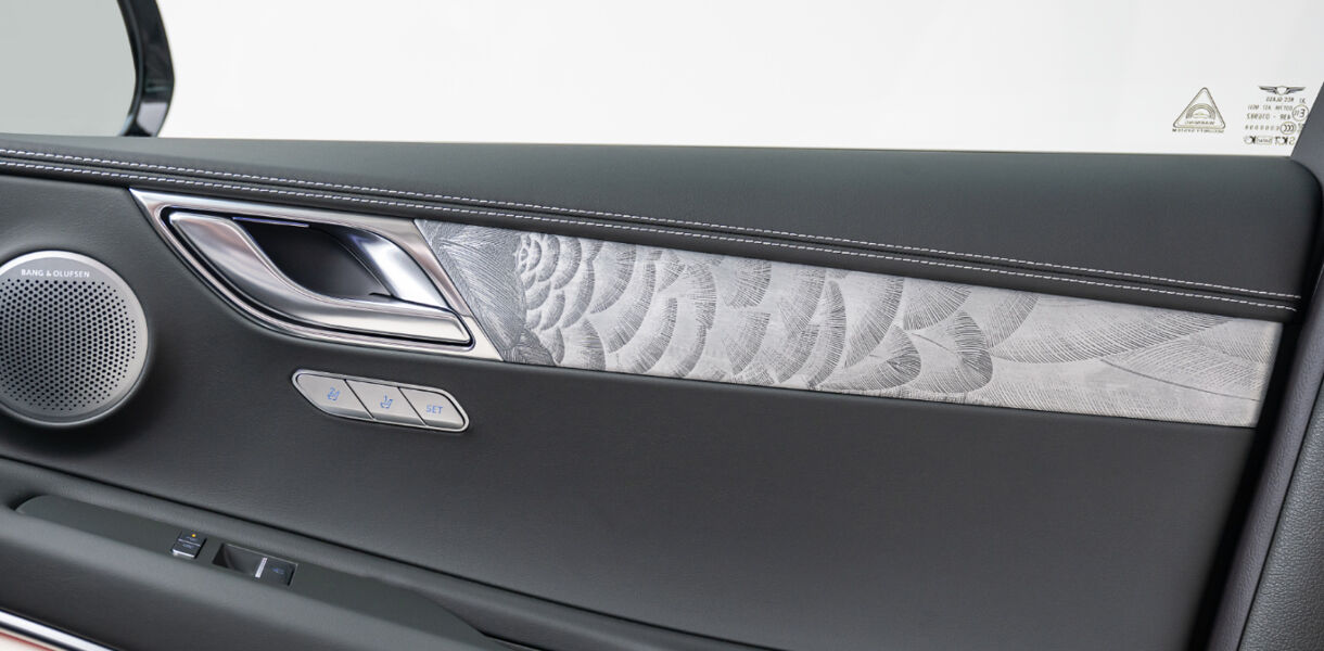 Wing Pattern Door Garnish