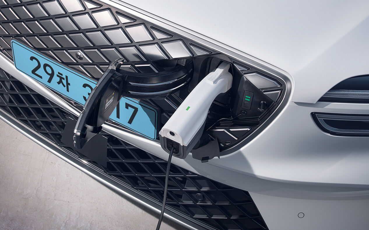 The charger is inserted into the G-Matrix Patterned Grille’s Hidden Charging Door.
