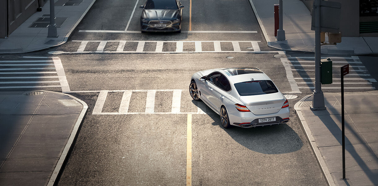 Forward Collision-Avoidance Assist image