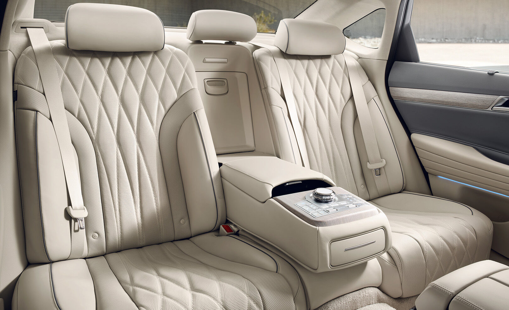 The direction of the heating and air conditioning is seen throughout the back seat.