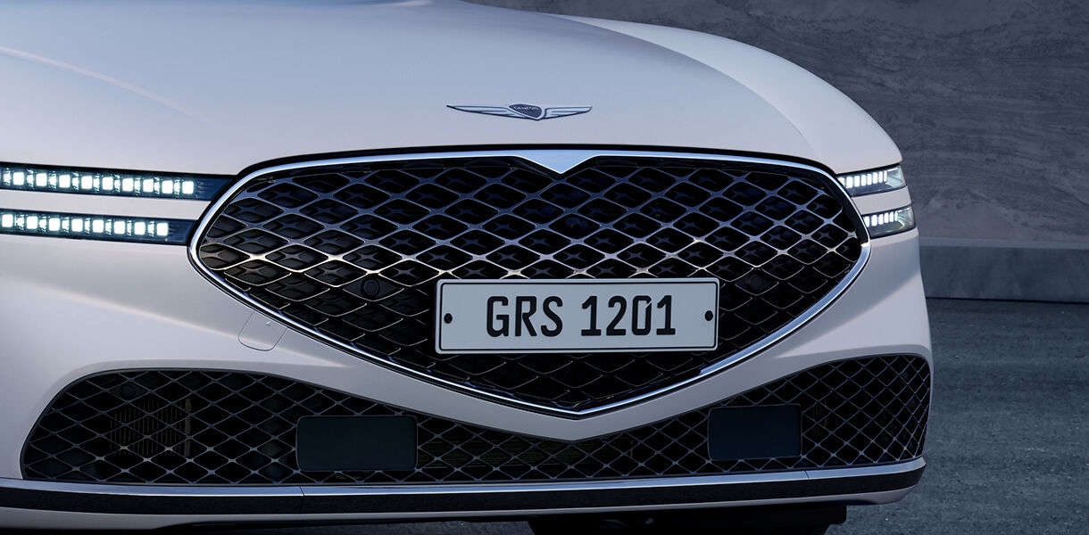 Genesis G90 Crest Grille