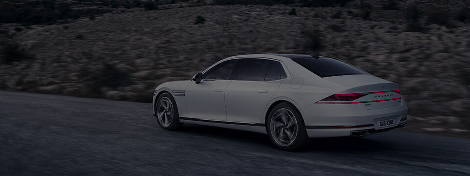 Genesis G90 Driving highway