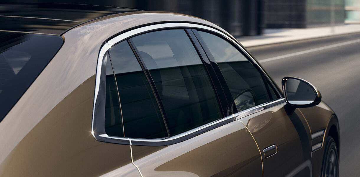 Genesis G90 Double layered laminated glass 
