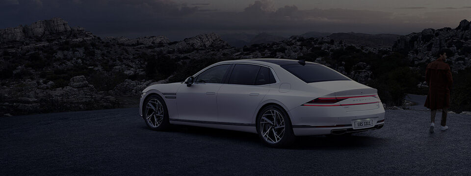 Genesis G90 Vehicle