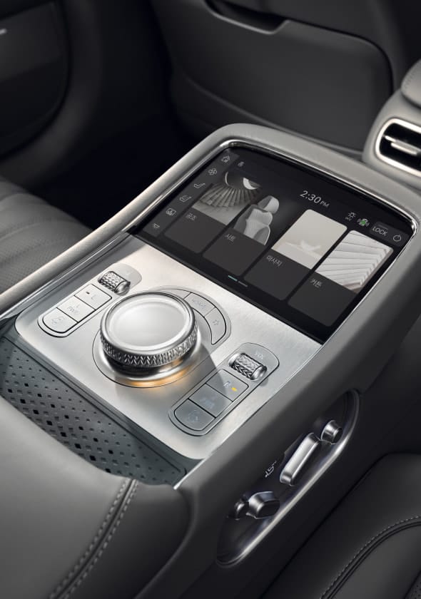 GENESIS G90 — Luxury Fullsize Sedan | GENESIS
