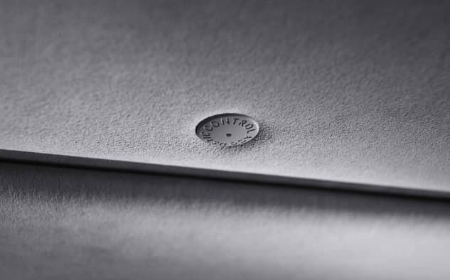 * متوفر مع اختيار مجموعة نظام الصوت Bang & Olufsen.