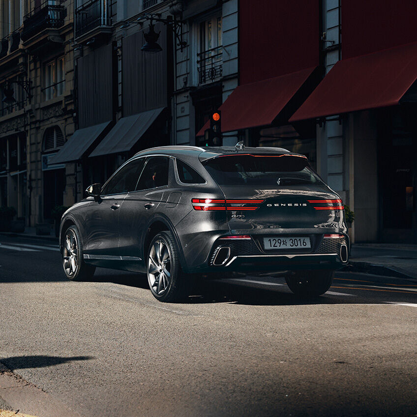 GENESIS GV70 - Luxury Midsize SUV Gallery  GENESIS Worldwide