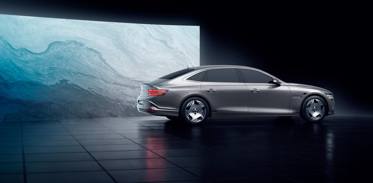 The new Electrified G80 impresses with its extended 3,140mm wheelbase —130mm longer than the previous model — offering a spacious interior that exudes comfort and class.