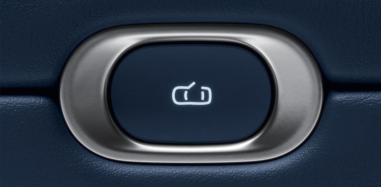 The doors can be automatically closed by pressing the buttons on the rear console armrest or door trim when entering the vehicle, with additional control available from the front centre console