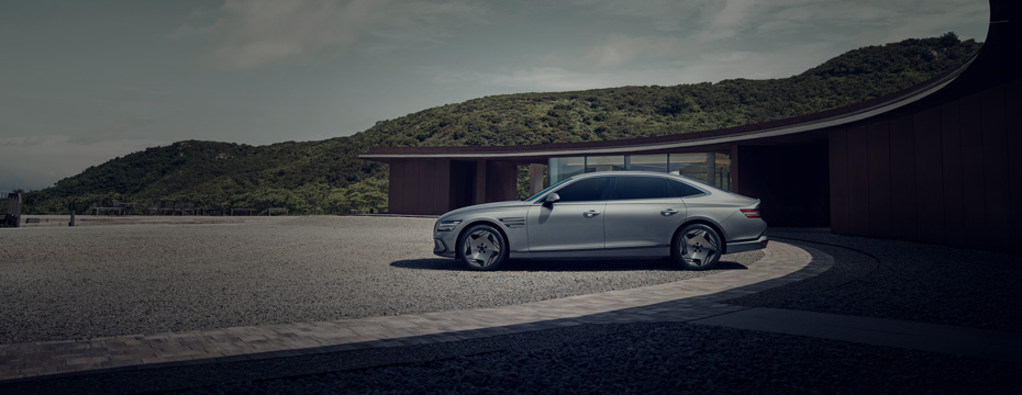 Genesis Electrified G80 Side 