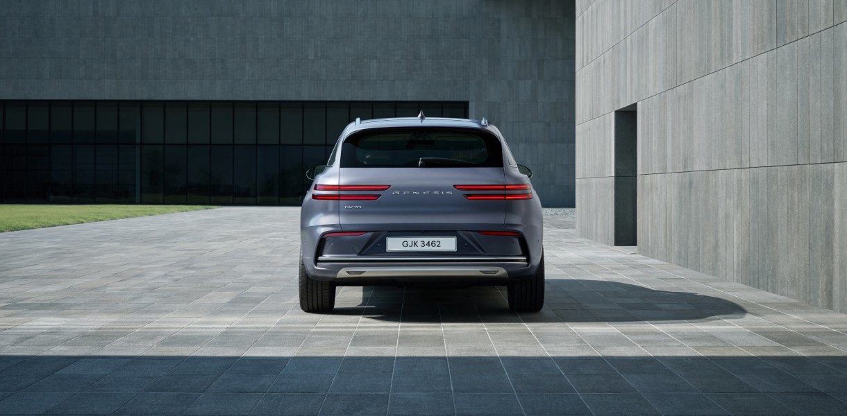 SAFE DRIVING_FUTURISTIC-REAR 