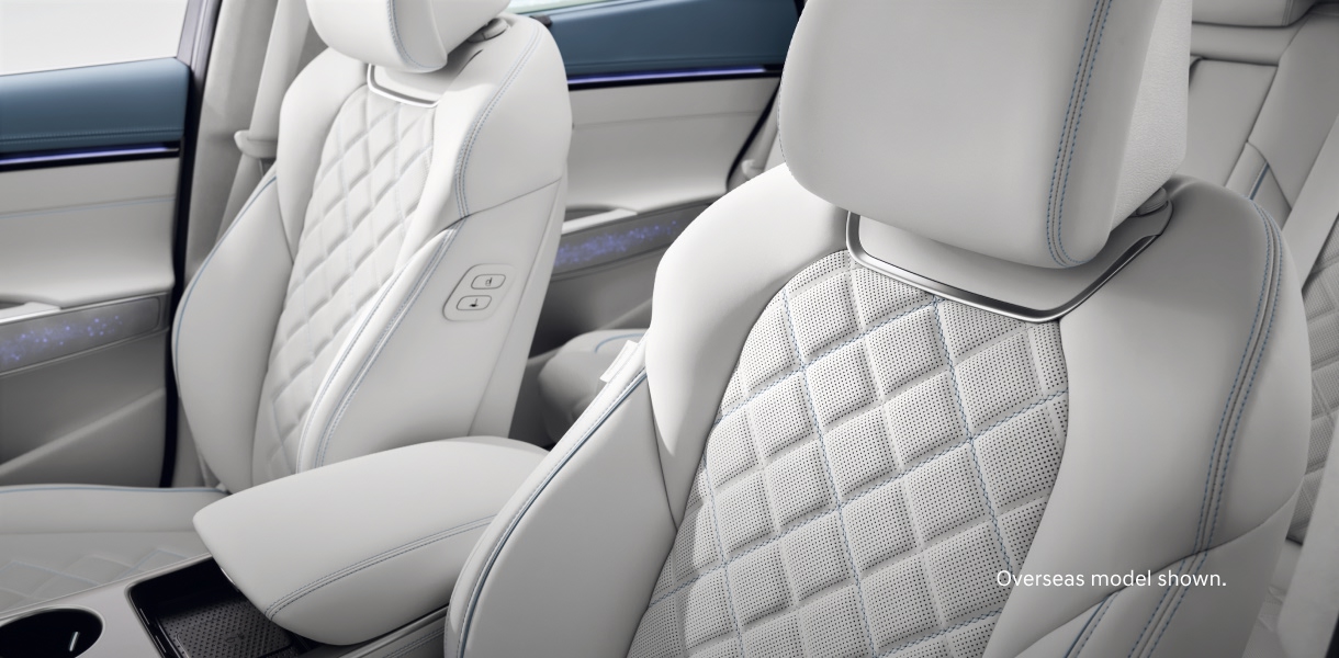 Prime Nappa Leather seats2 are ergonomically designed, and feature fine-grained, certified Nappa leather, meticulously quilted and richly inviting.