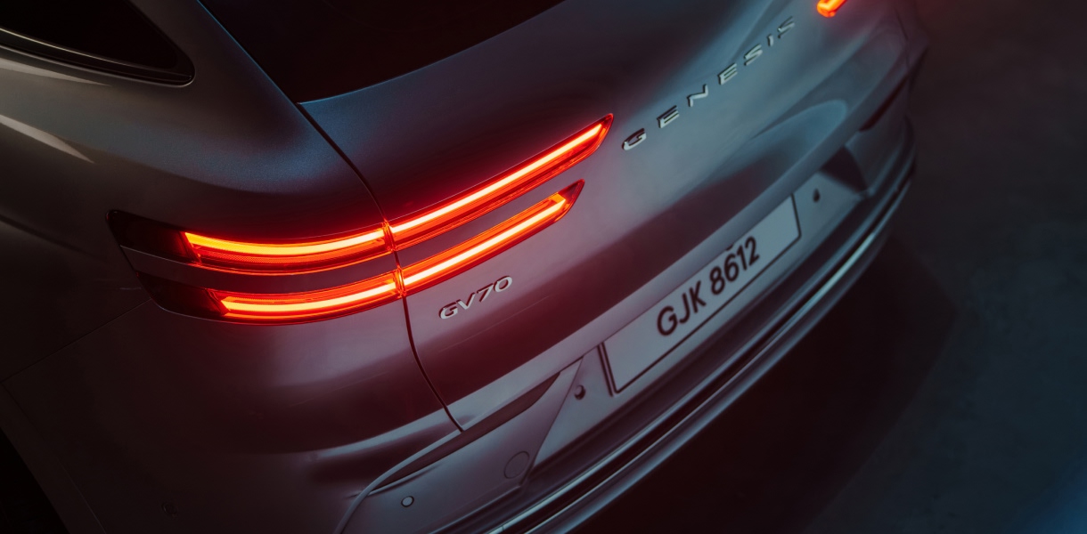 genesis-gv70ev-REAR-GUIDE-LAMP 