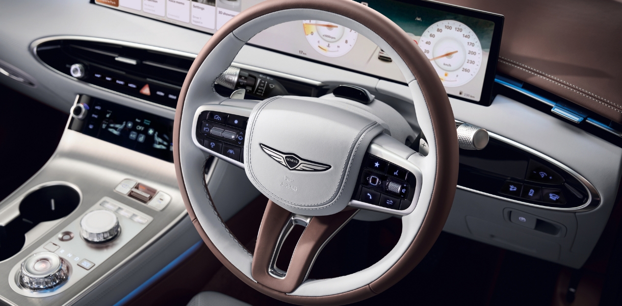 The new steering wheel design offers tactile engagement with elegant and sporty details.