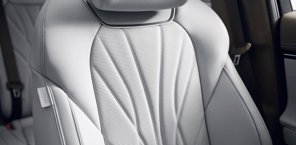 Prime Nappa Leather seats2 are ergonomically designed, and feature fine-grained, certified Nappa leather, meticulously quilted and richly inviting.