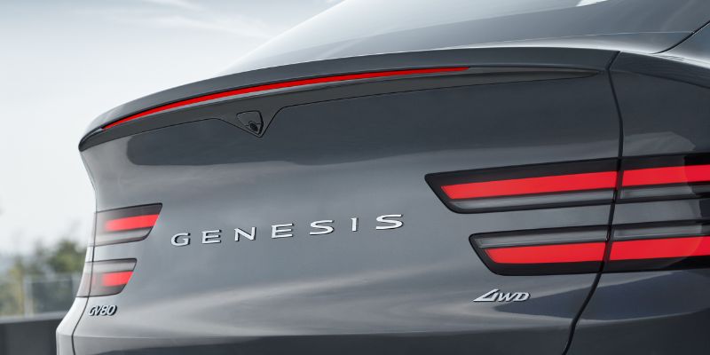 JX-FL_Coupe_Dark-Chrome-Garnish-Integrated-Auxiliary-Brake-Light-800x400 - 1