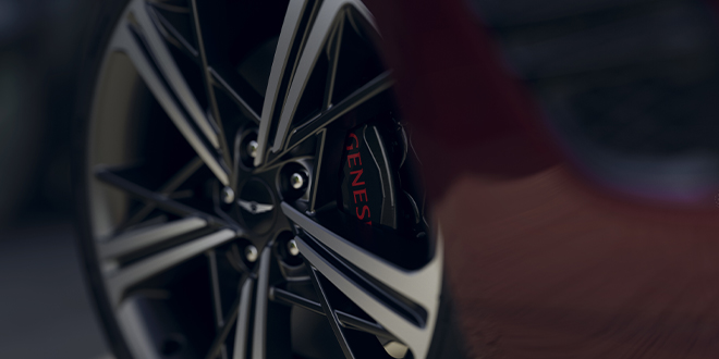 Close up shot of Silver G70 Shooting brake front left wheel