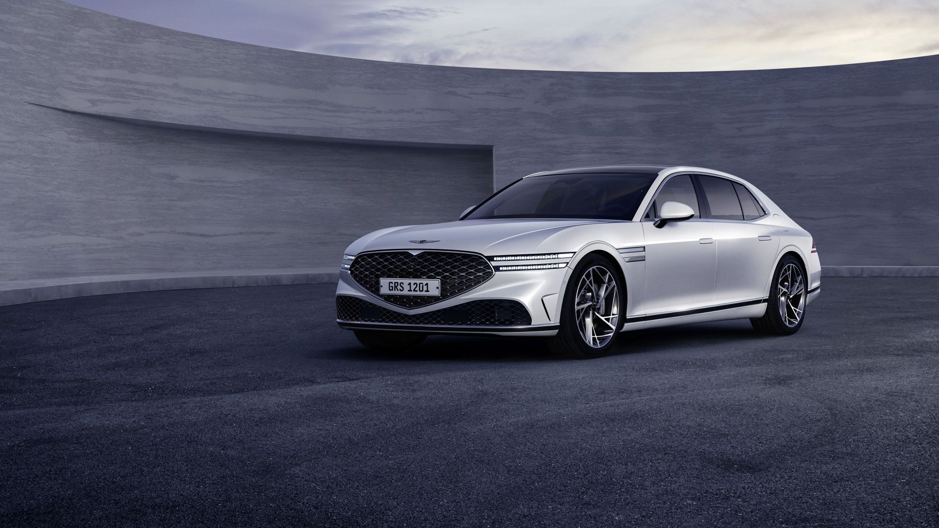 Еш күшсіз. Нық сеніммен. Genesis G90.